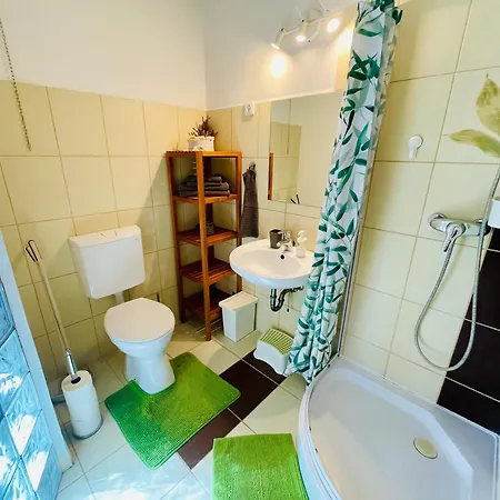 Sportbalaton Calm Little Garden Hideaway Апартаменты *