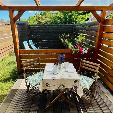 Апартаменты Sportbalaton Calm Little Garden Hideaway