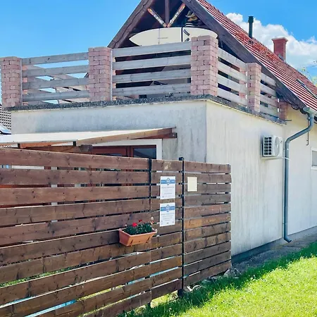 Sportbalaton Calm Little Garden Hideaway Апартаменты