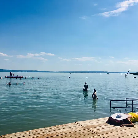 Sportbalaton Calm Little Garden Hideaway Апартаменты *
